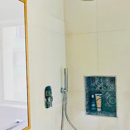 The Place Apartments, Qerret Apartment